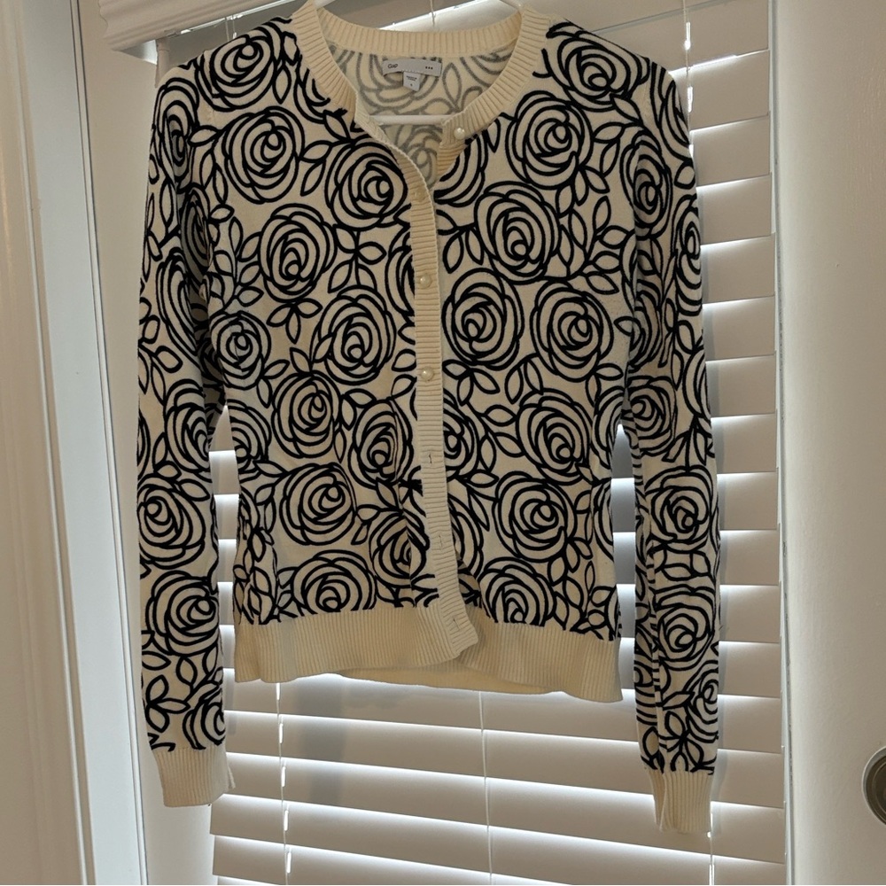 GAP Black and Cream Floral Women's Cardigan 100 percent cotton